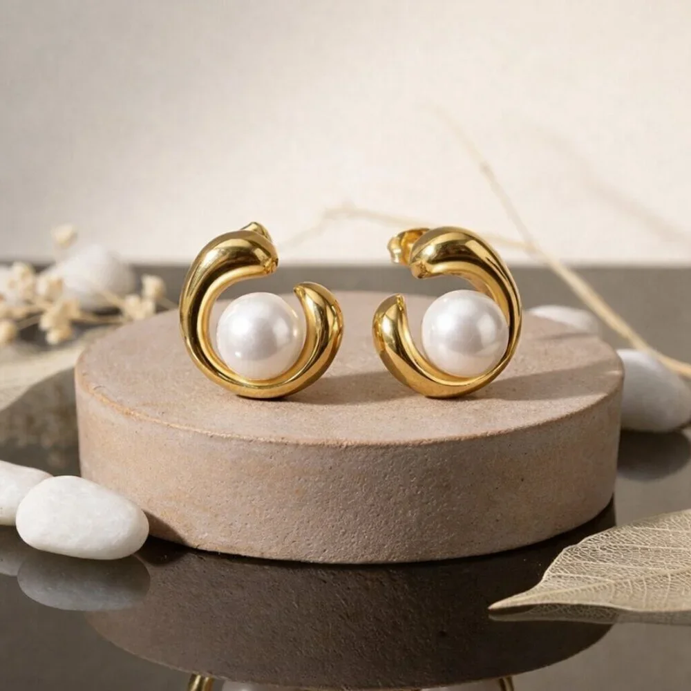 18K Gold Plated Stainless Steel Swirl Pearl Earrings Hypoallergenic Modern Studs